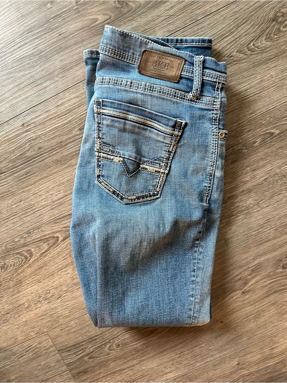 BKE Men's Medium Light Blue Straight Jeans